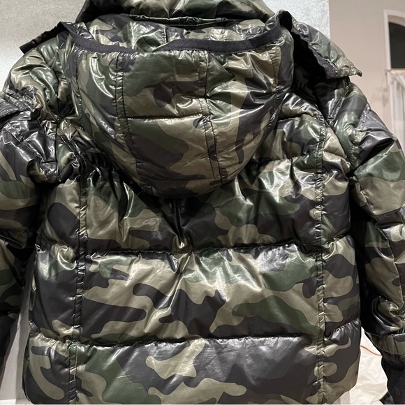 Warm boys jacket, puffer/warm/waterproof, beautiful colors. Excellent condition - Picture 2 of 8